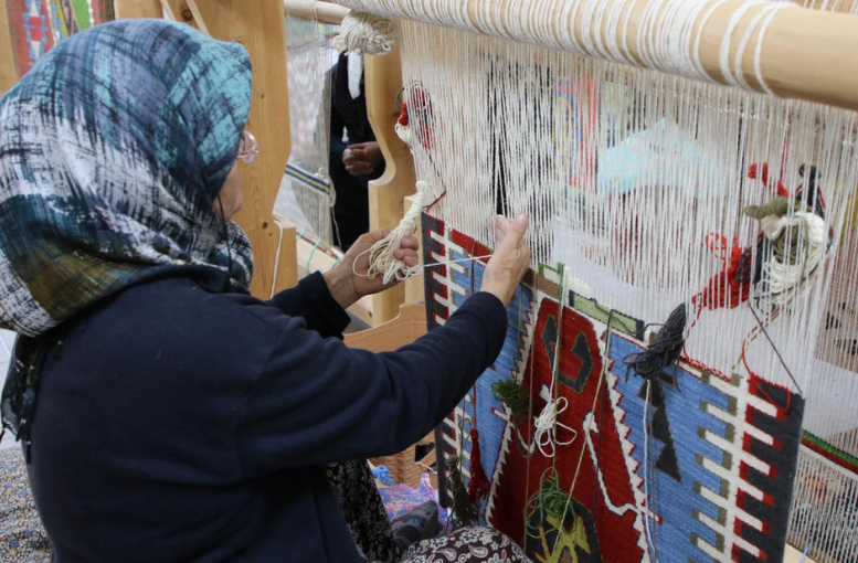 Kaş'ın 400 yıllık Barak Kilimi, kadın kooperatifiyle Avrupa'ya açılıyor